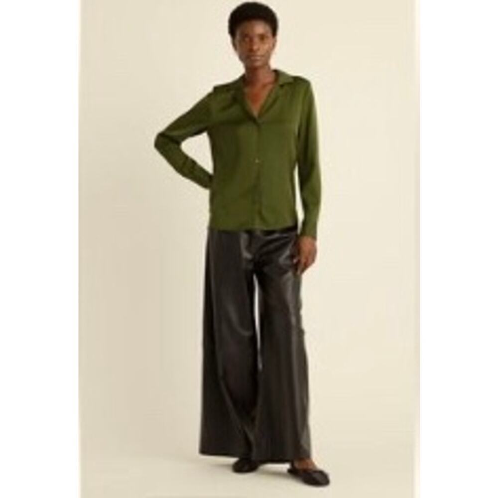 Quince Washable Stretch Notch Collar Blouse Basil Green Sz L NWT - Picture 1 of 7